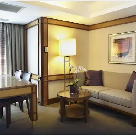 Fairmont Golden Hotel