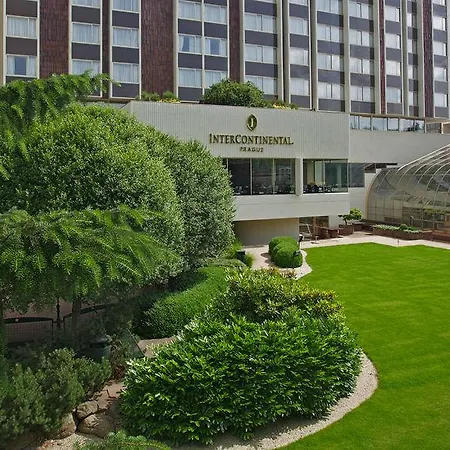 Fairmont Golden 5*