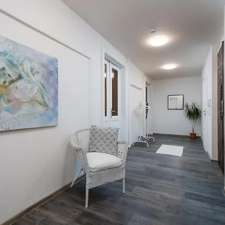 Airstay Gallery Vinohrady *