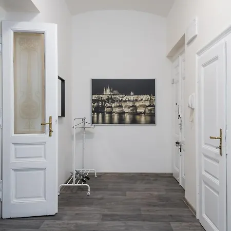 Airstay Gallery Vinohrady Prague