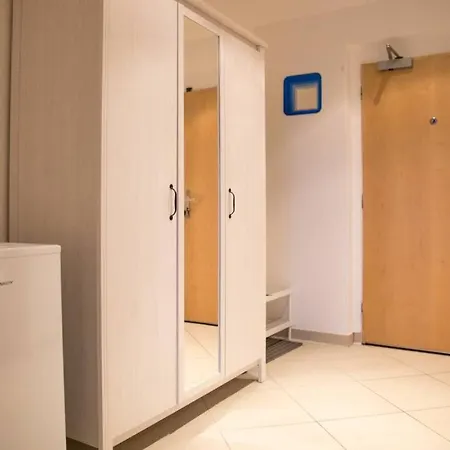 Modern - Airport 8mins Apartment Prague
