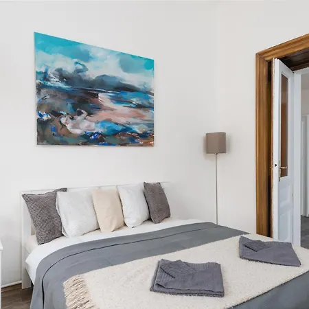 Apartment Airstay Gallery Vinohrady Prague