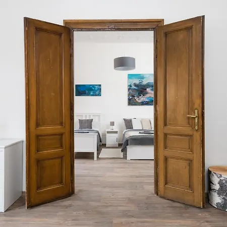 Airstay Gallery Vinohrady * Prague
