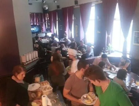 Alojamento de Acomodação e Pequeno-almoço Club 2*