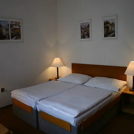 Ea Jasmin Prague