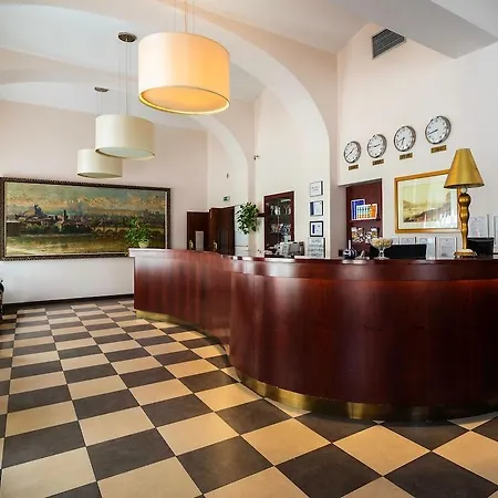 Otel Ea Downtown 4*