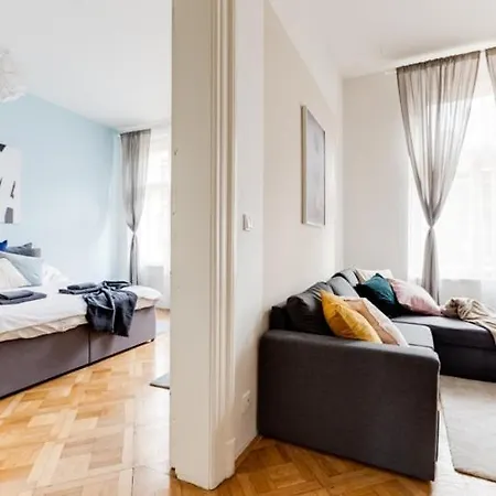 New & Cozy 3bds In Historical Center - S8 Apartment *