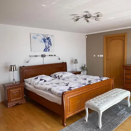 Berlin Villa Praag