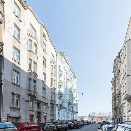 Luxury Riverside In The Center Of Prague