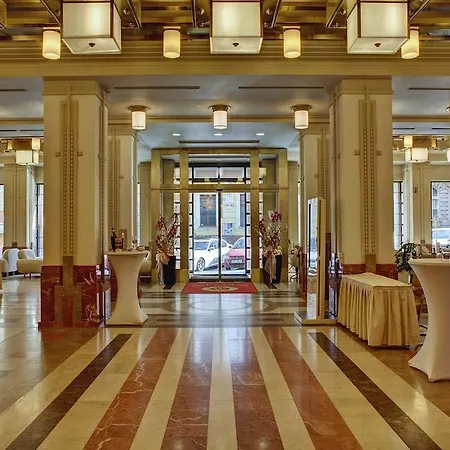 Hotel Majestic Plaza 4*