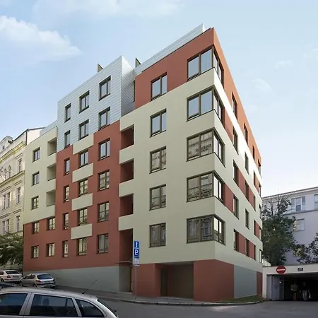 Apartment Garden With Garage In