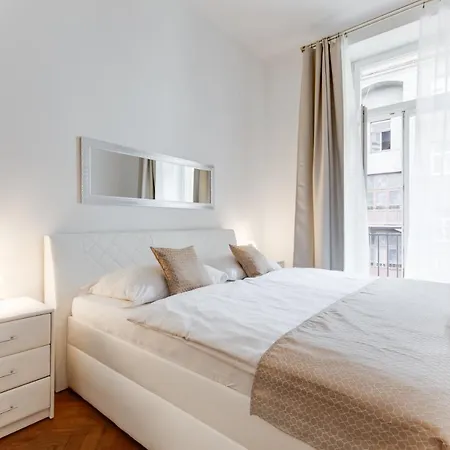 Luxury Riverside In The Center Of Apartment Prague
