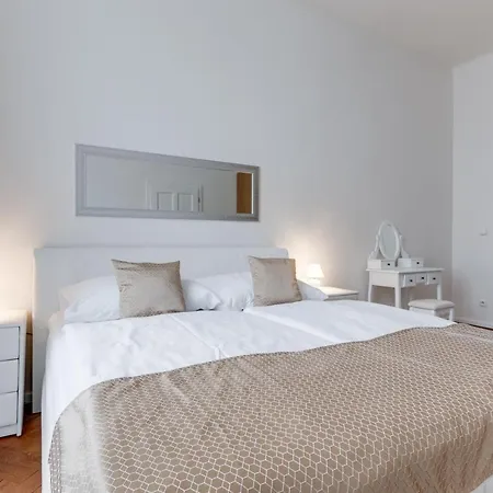 Apartment Luxury Riverside In The Center Of