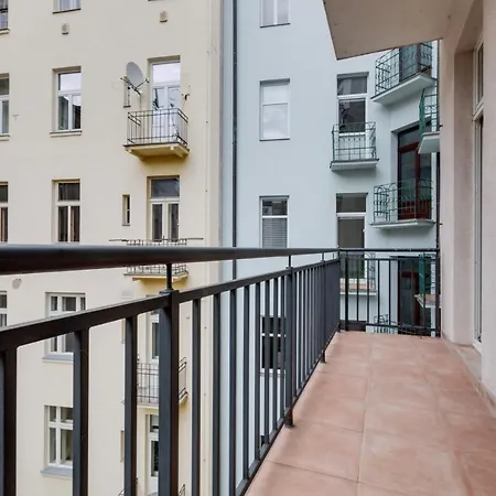 Luxury Riverside In The Center Of Apartment
