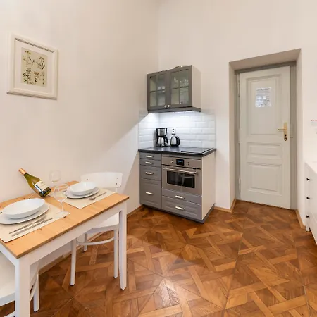 Apartament Old Town - Michalska 4*