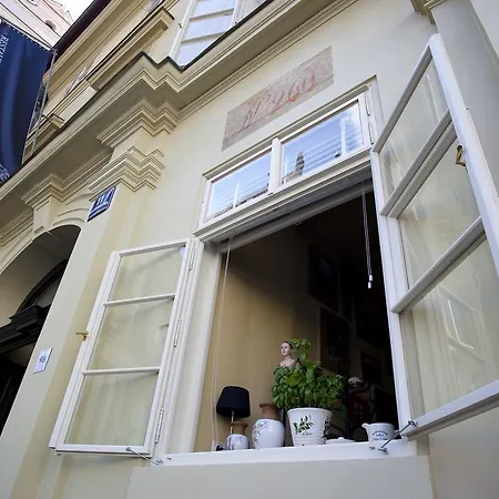 Little Town Budget Hotel Prag