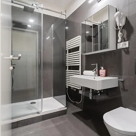 Modern Close To River Apartment *