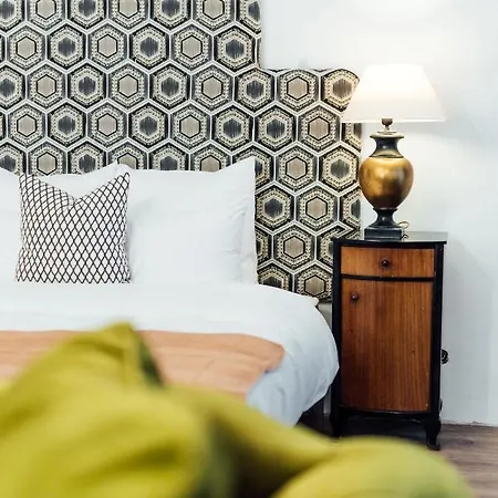 Hotell Nana Macs