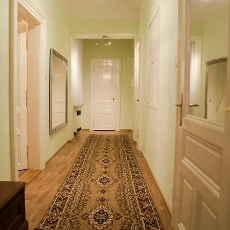 Helen Homestay Vaclavske Namesti * Praga