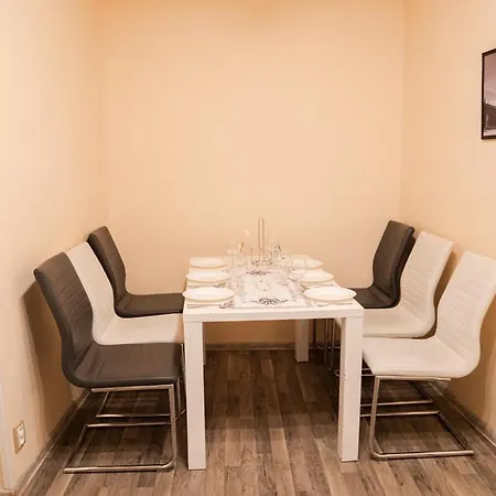 Helen Homestay Vaclavske Namesti * Praga