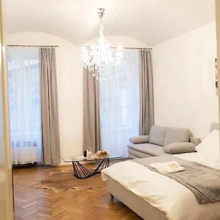 Helen Homestay Vaclavske Namesti Apartament *