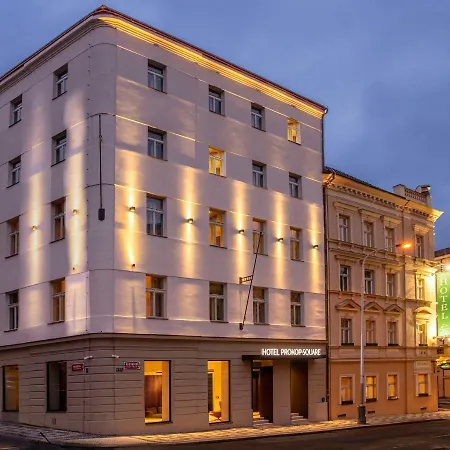 Three Crowns Hotel 3*