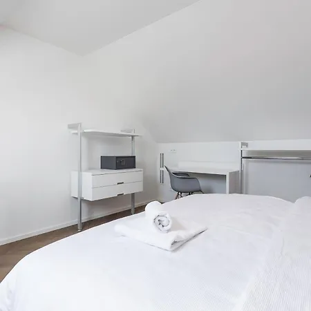 Apartment Modern Close To River