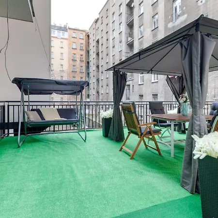 Luxury Riverside In The Center Of * Prague
