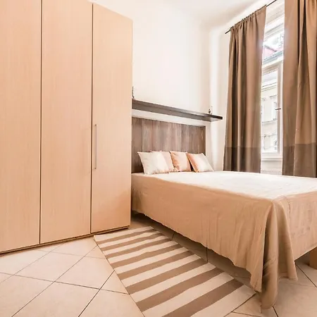 Tyrsova Apartment_ Apartamento Praga