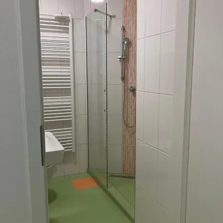 Capsule Zizkov Tower Hostel Prag