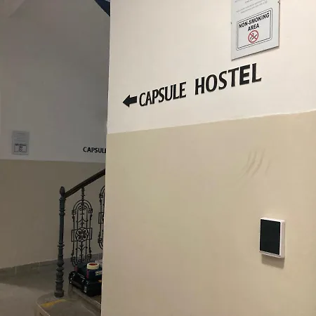 Capsule Zizkov Tower Hostel Prag