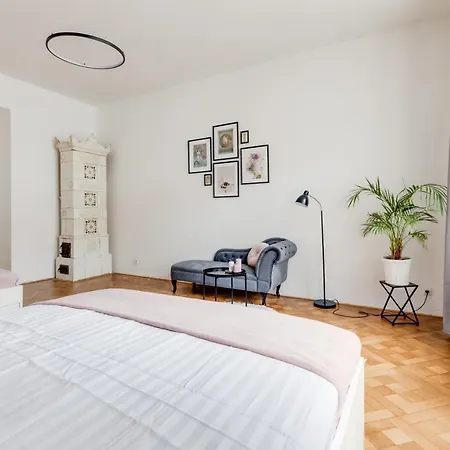 Cool & Charming In Center - Lub5 Apartment *