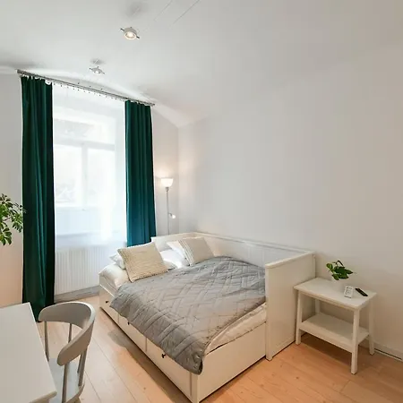 Kubelikova 32 Apartment *