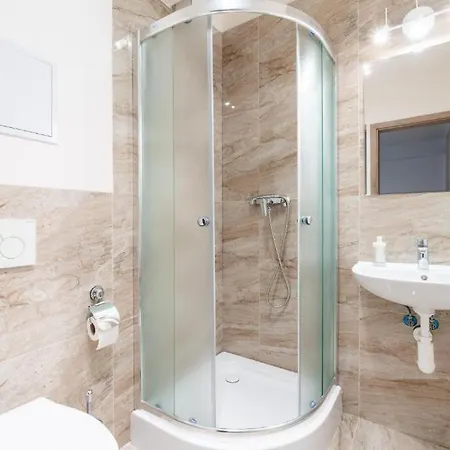 Brand New #71 With Free Secure Parking In The Center Apartment Prague