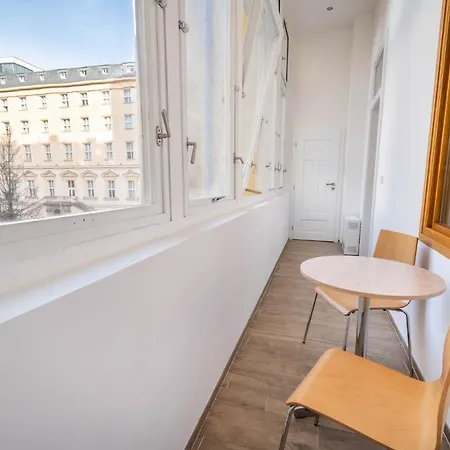 Apartment Dlazdena