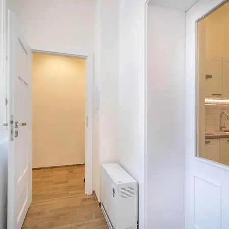 Apartment Dlazdena