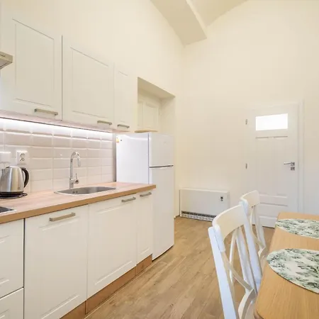 Dlazdena Apartment *