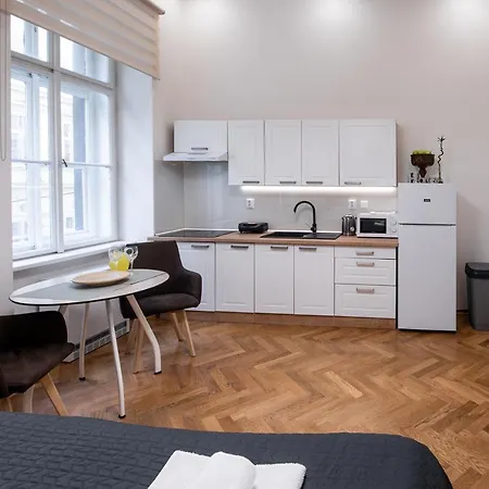 Apartment Dlazdena