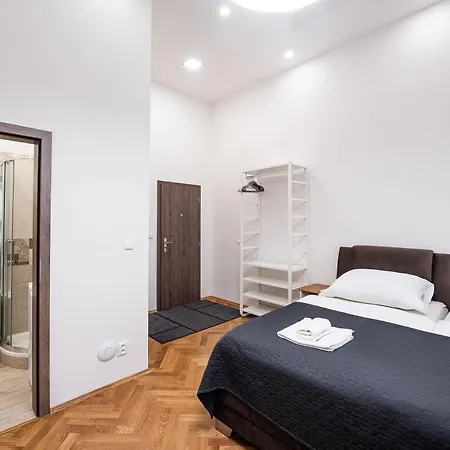 Apartment Dlazdena Prague