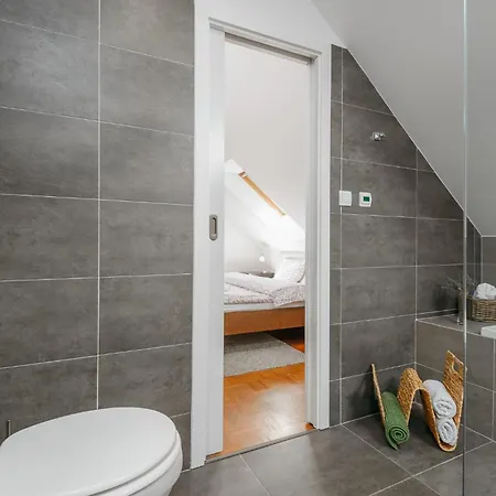 Apartamento Roy 2 Bdr With Castle View, Parking & Ac