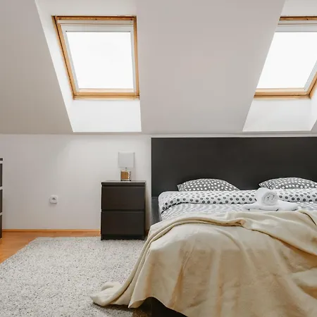 Apartamento Roy 2 Bdr With Castle View, Parking & Ac