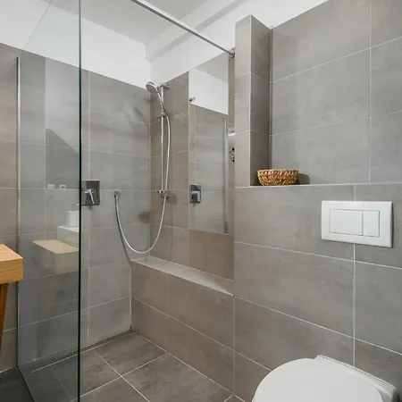 Roy 2 Bdr With Castle View, Parking & Ac Apartamento Praga