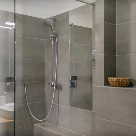 Apartamento Roy 2 Bdr With Castle View, Parking & Ac Praga