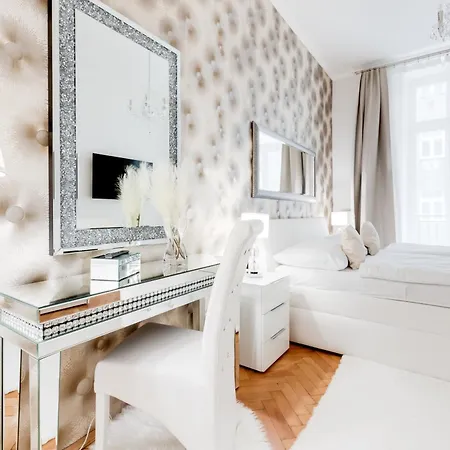 Luxury Riverside In The Center Of Apartment Prague