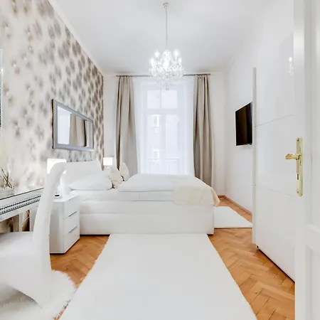 Apartment Luxury Riverside In The Center Of *
