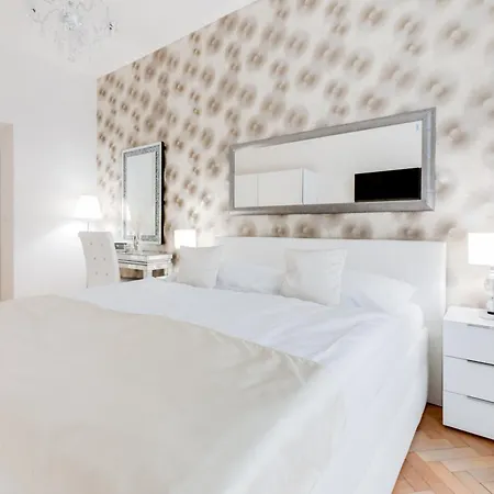 Apartment Luxury Riverside In The Center Of *