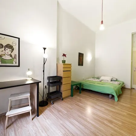 Apartment Like At In Center Of
