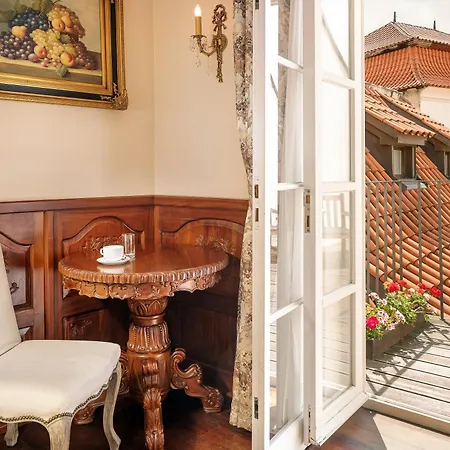 Iron Gate & By Bhg Hotel