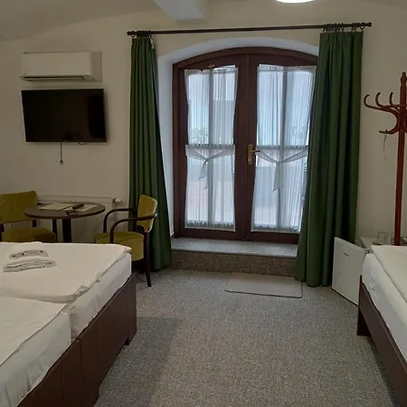 Bed & Breakfast Old House 3*