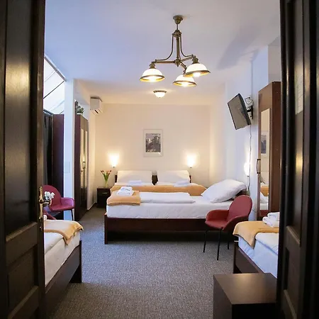 Old House Bed & Breakfast 3*